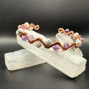Copper Bracelet with 4mm Amethyst and Howlite beads. Handmade.